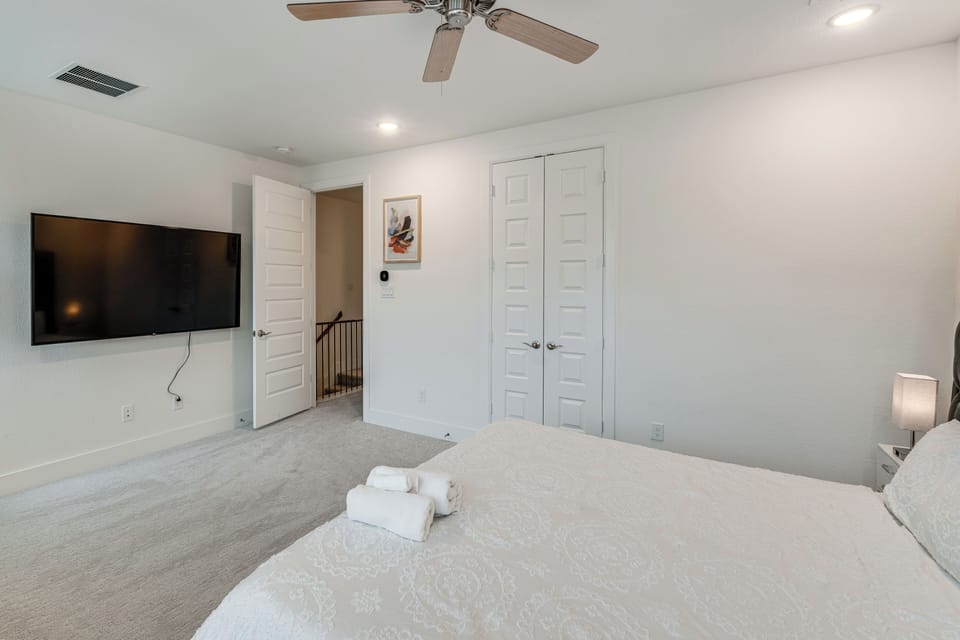 House (3 Bedrooms) | Interior
