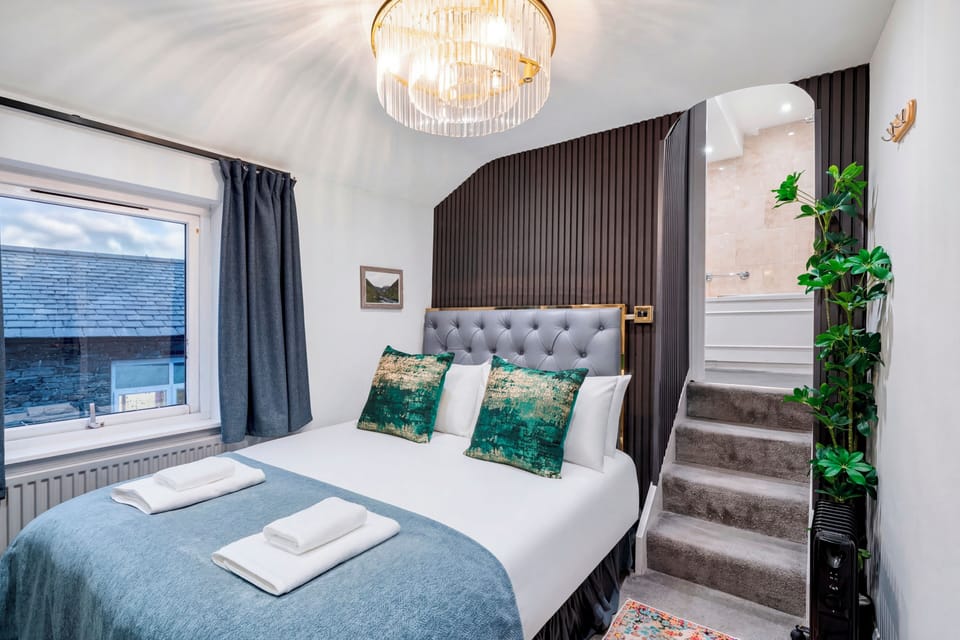Deluxe Single Room | Egyptian cotton sheets, premium bedding, down comforters, free WiFi