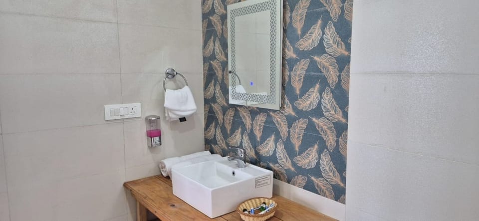 Premium Room, Balcony | Bathroom | Shower, free toiletries, towels, soap