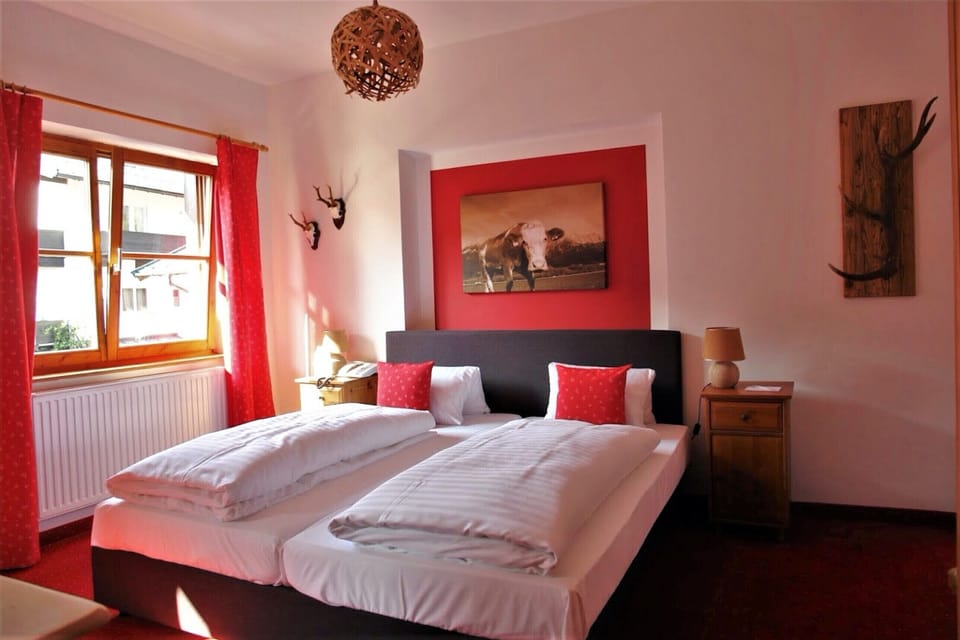 Double Room | In-room safe, desk, soundproofing, iron/ironing board