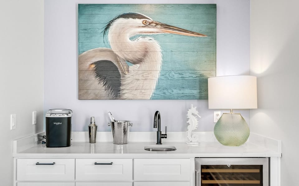 House, Ocean View | Living area | 55-inch Smart TV with digital channels, Netflix, Hulu