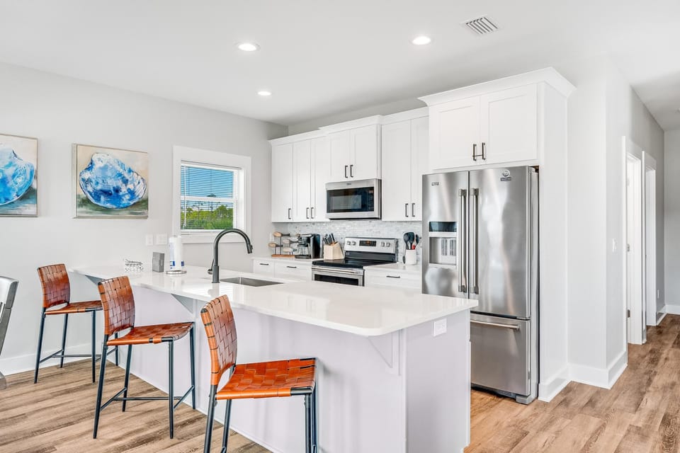 House, Ocean View | Private kitchen | Full-size fridge, microwave, oven, stovetop