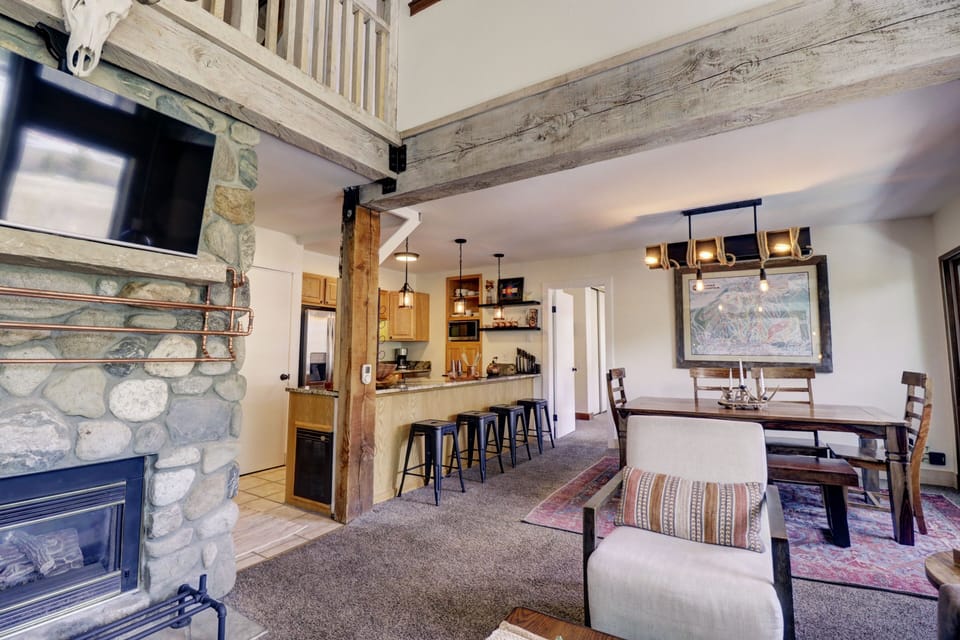 Condo, 4 Bedrooms | Dining