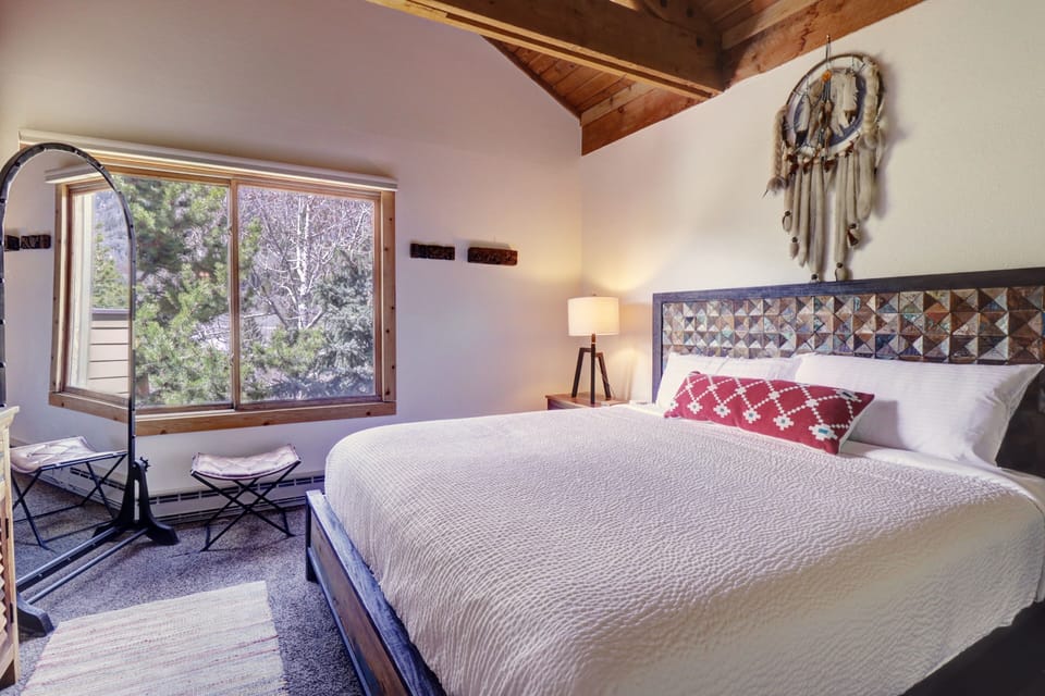 Condo, 4 Bedrooms | 4 bedrooms, desk, laptop workspace, iron/ironing board