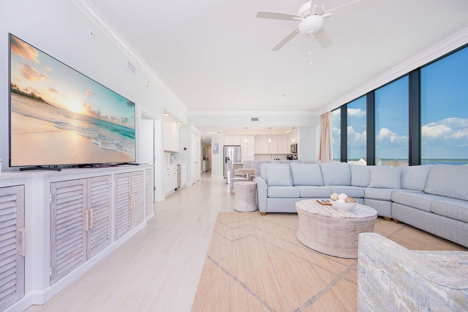 Condo, 4 Bedrooms | Living area