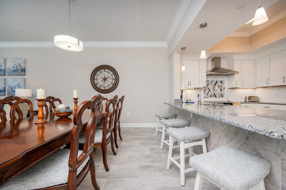 Condo, 3 Bedrooms | Dining