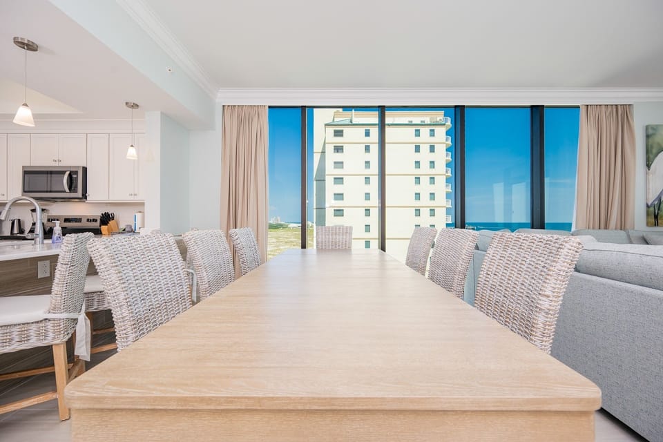 Condo, 4 Bedrooms | Dining