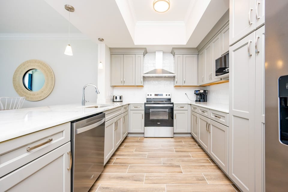Condo, 3 Bedrooms | Private kitchen | Coffee/tea maker, fridge, oven