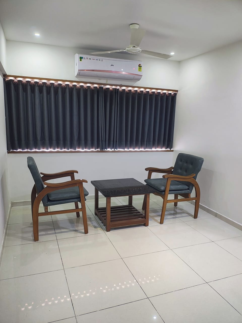 Royal Suite, City View | Iron/ironing board