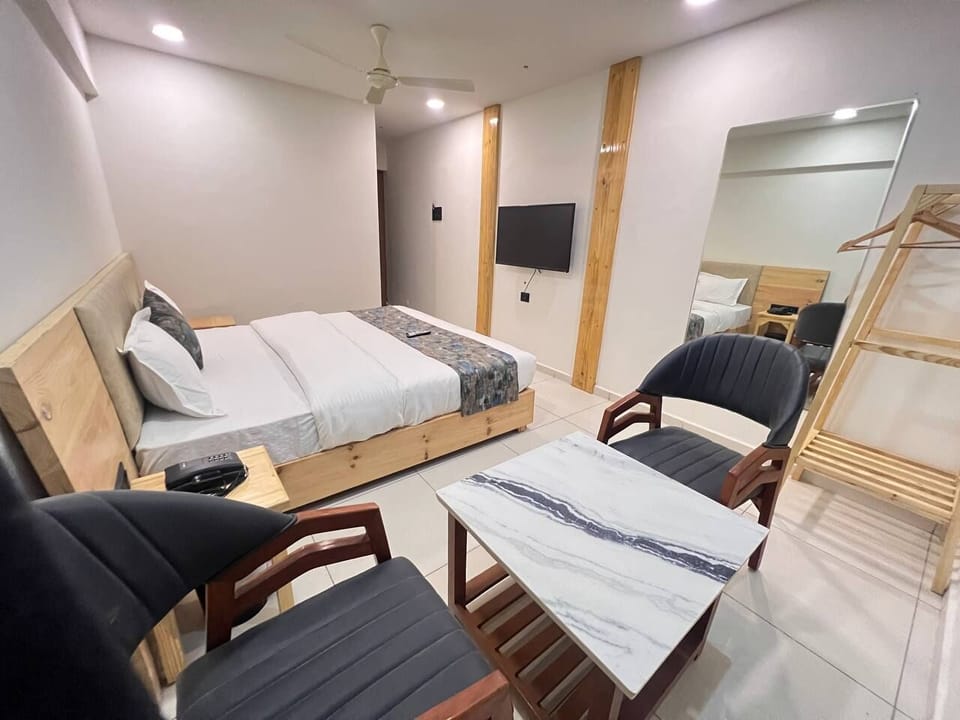 Superior Double Room, City View | Iron/ironing board