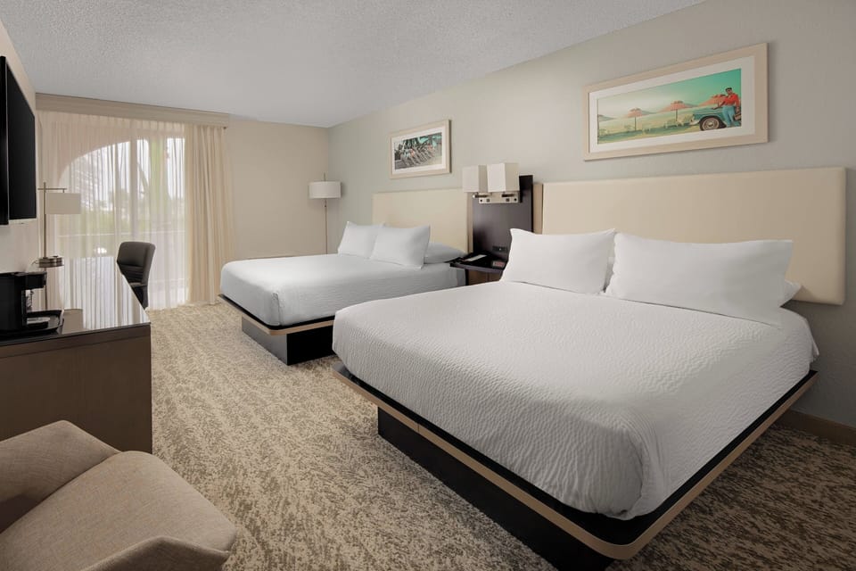 Premium bedding, in-room safe, desk, blackout drapes
