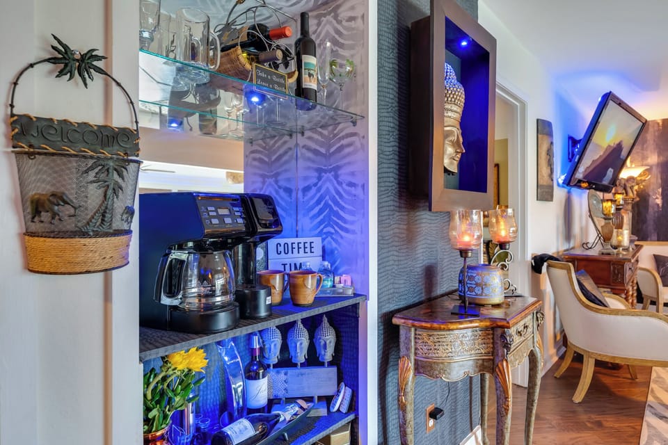 Coffee & Wine Bar