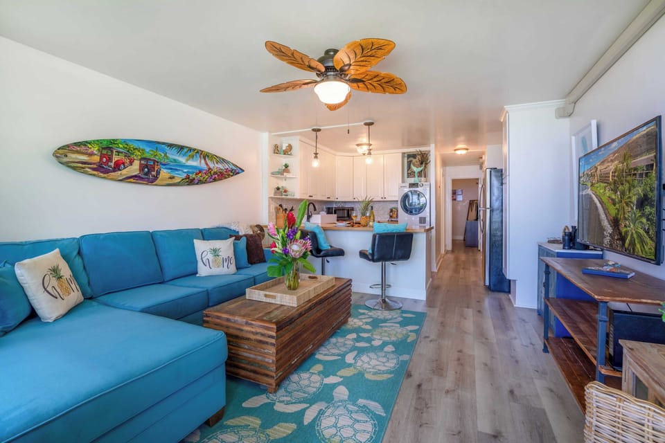 Maalaea Banyan 104 Living Room and Kitchen