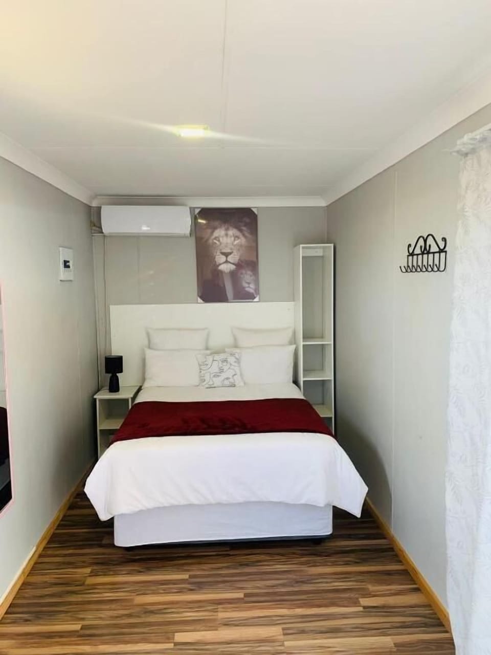 Basic Double Room | Iron/ironing board, free WiFi