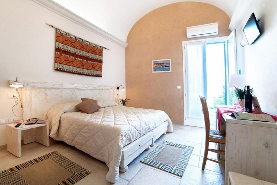 Superior Double or Twin Room | Free minibar items, in-room safe, desk, cribs/infant beds