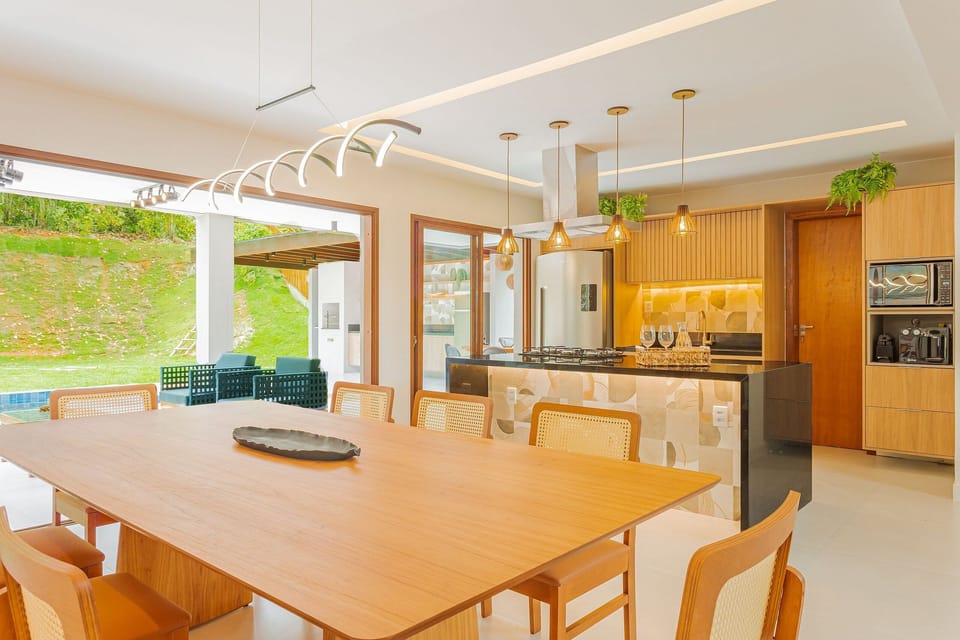 Kitchen or kitchenette,Dining area