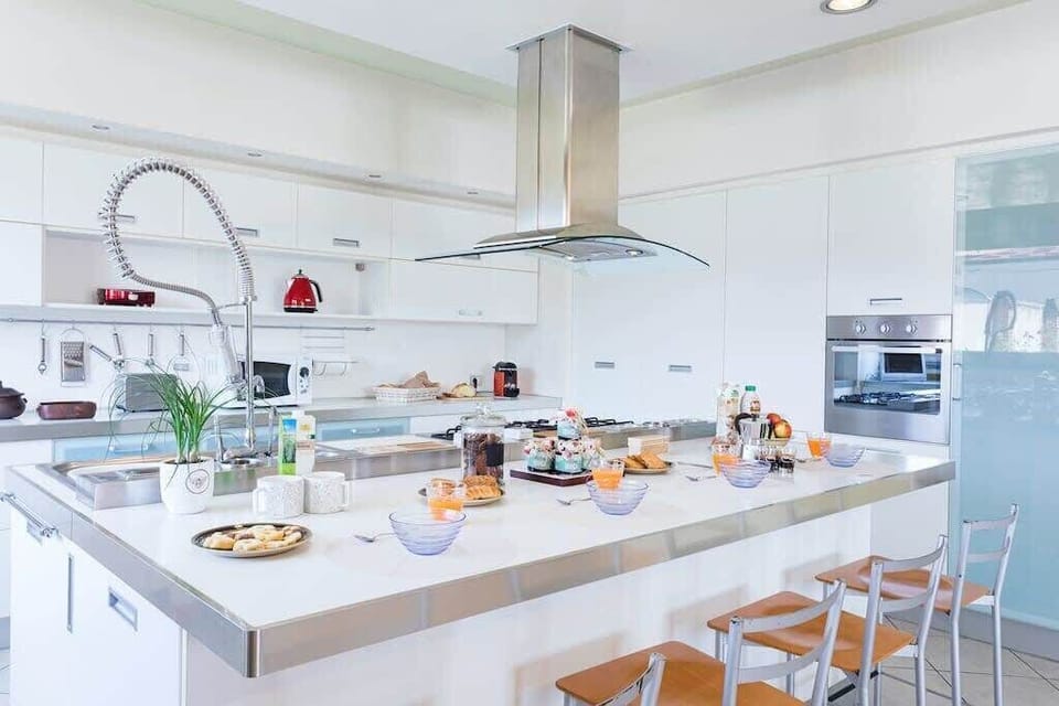 House, Multiple Beds, Pool Access, Pool View (Villa Divignano) | Private kitchen | Fridge, microwave, oven, stovetop