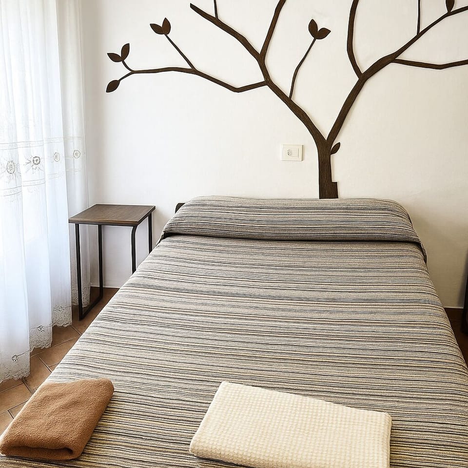 Comfort Suite | Laptop workspace, iron/ironing board, WiFi (free)