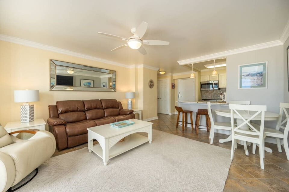 Open and airy living room just steps away from the beach breeze.