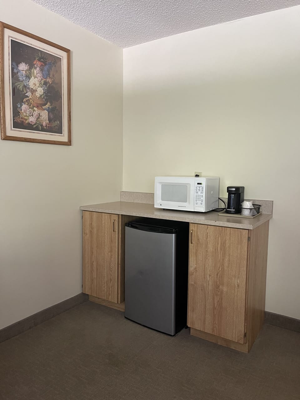 Pillowtop beds, blackout drapes, iron/ironing board, free WiFi