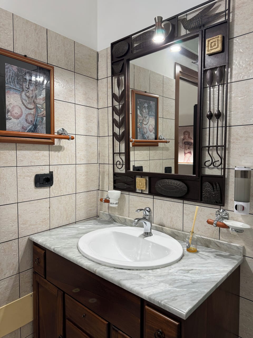 Comfort Triple Room | Bathroom | Shower, hair dryer, towels, soap