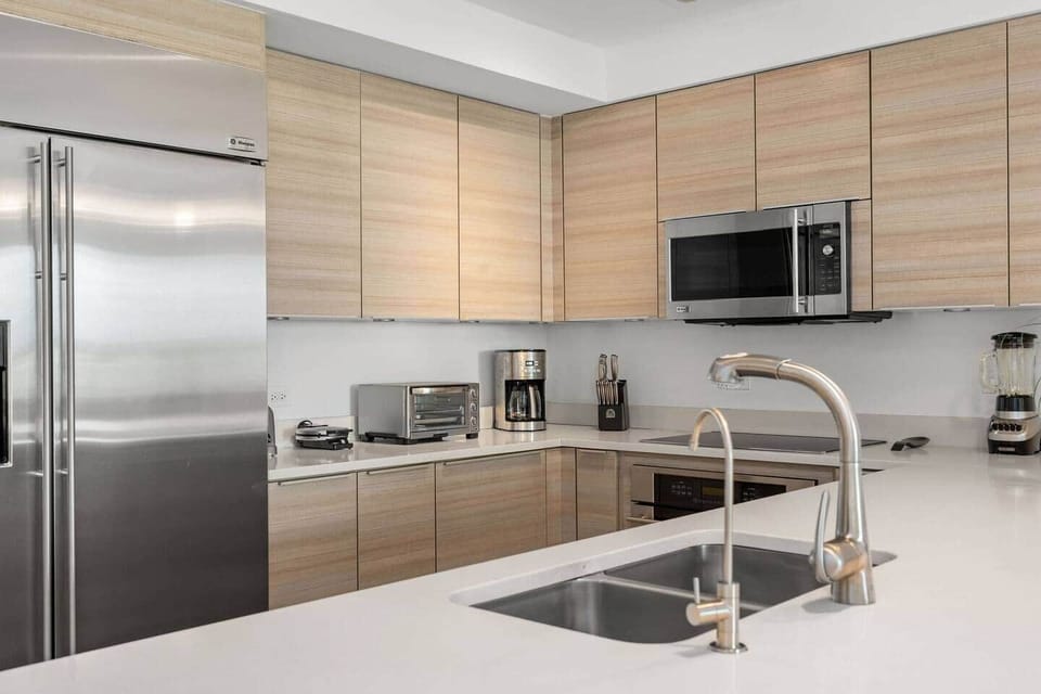 Full kitchen