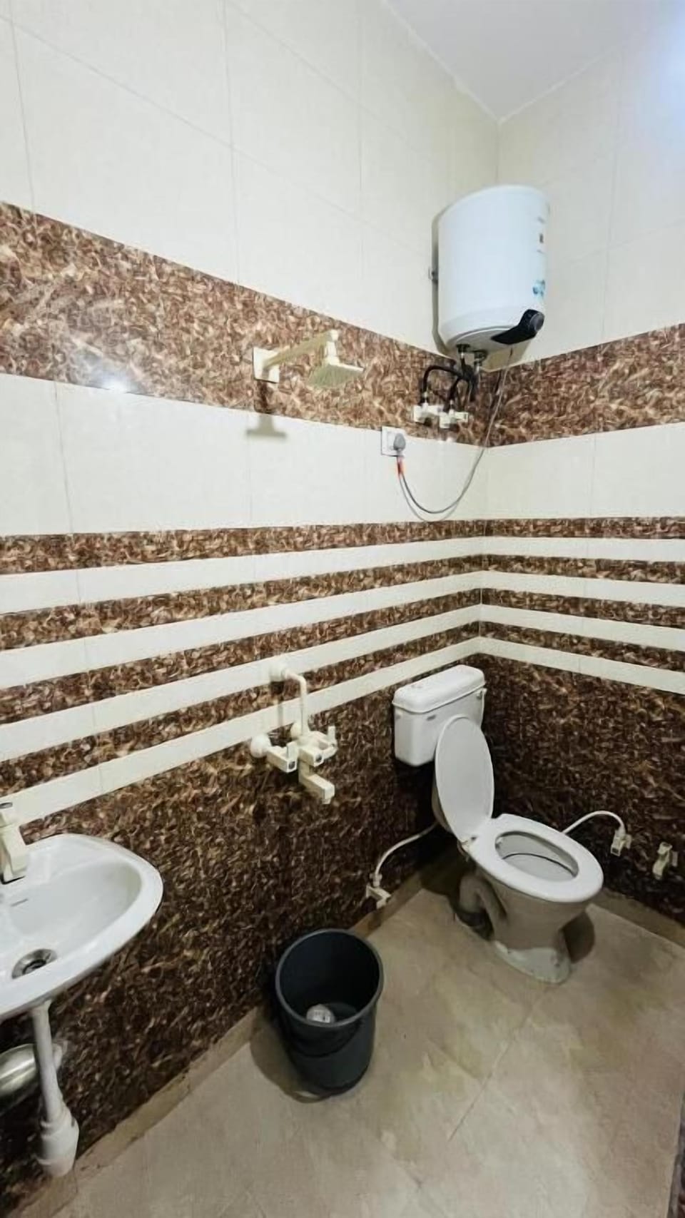 Shower, free toiletries, slippers, towels