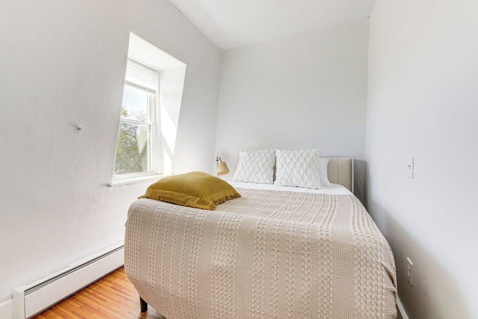 Sleeping Nook | Queen Bed | Accessible via Bedroom