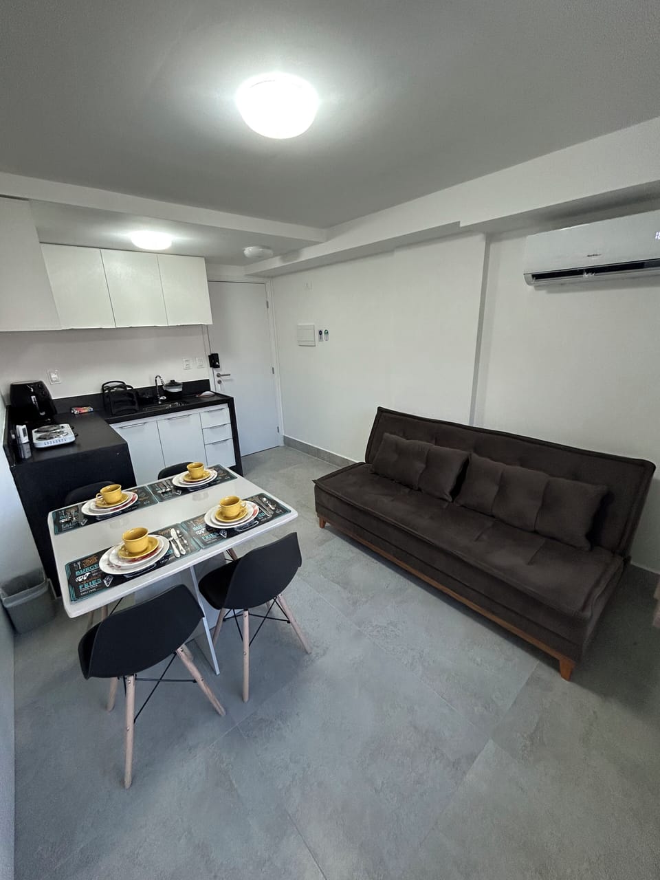 Apartment | Living room | 32-inch Smart TV with digital channels