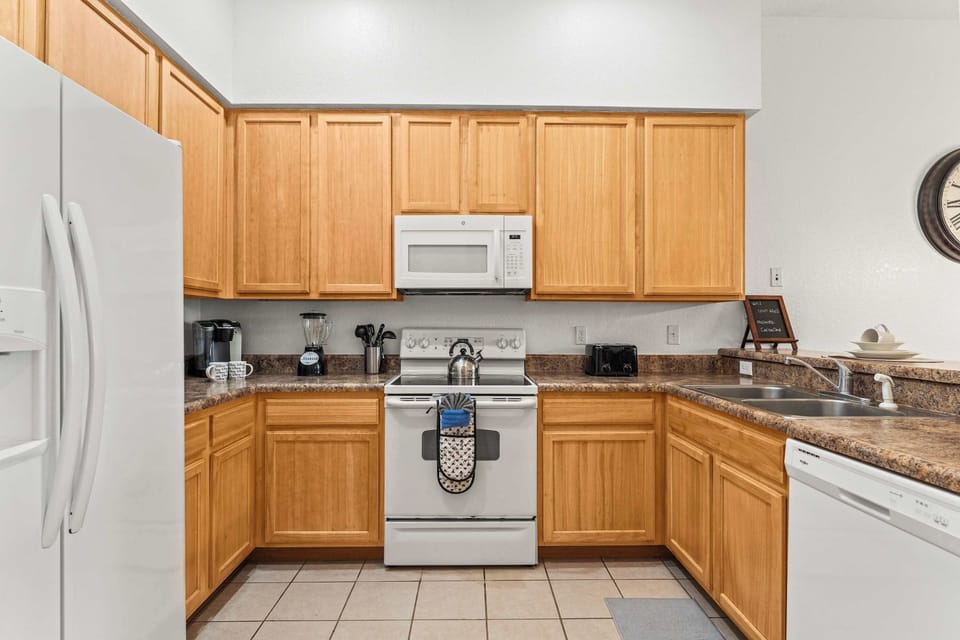 Fully equipped kitchen