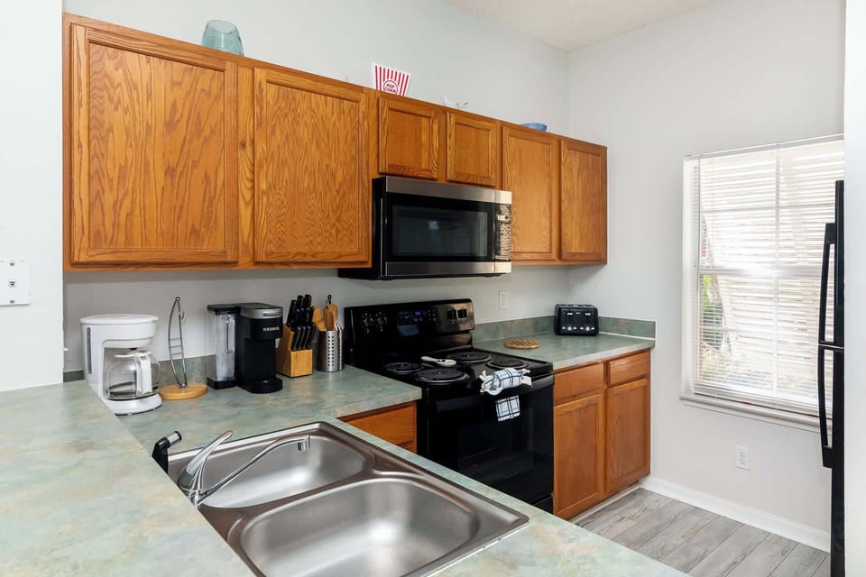 Fully furnished and equipped kitchen