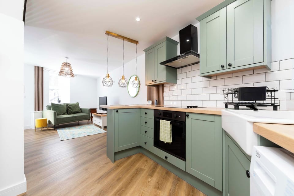 House | Private kitchen | Fridge, microwave, oven, stovetop