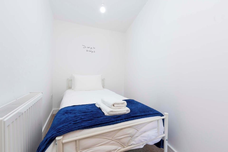 House | 2 bedrooms, iron/ironing board, free WiFi, bed sheets