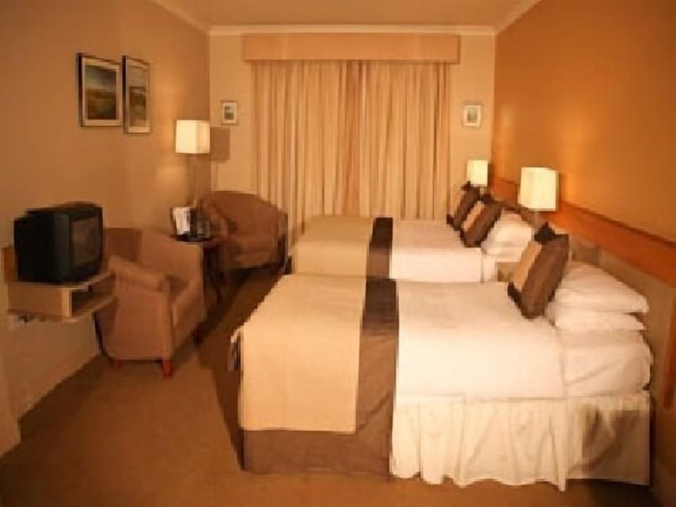 Double or Twin Room, Ensuite (Bath and Shower) | 1 bedroom