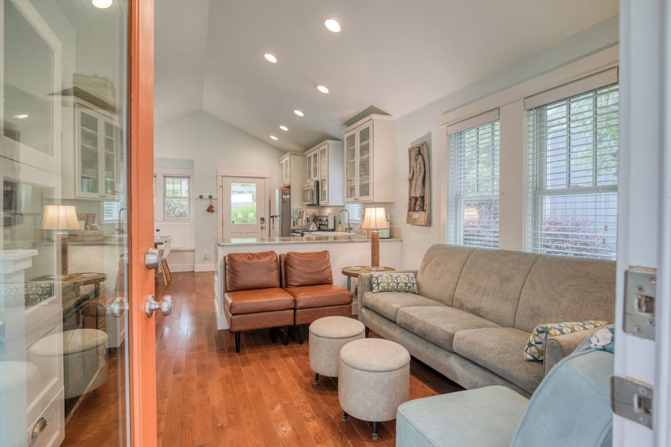 Views of the living room from the balcony. 