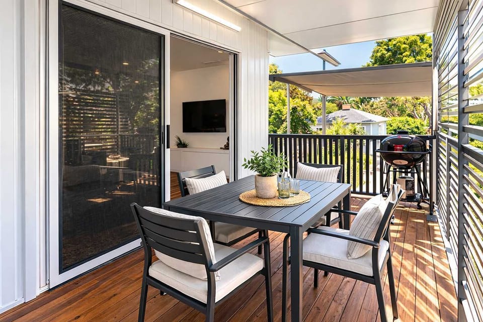 Private Outdoor Patio Seating Area | Hermit Park Accommodation