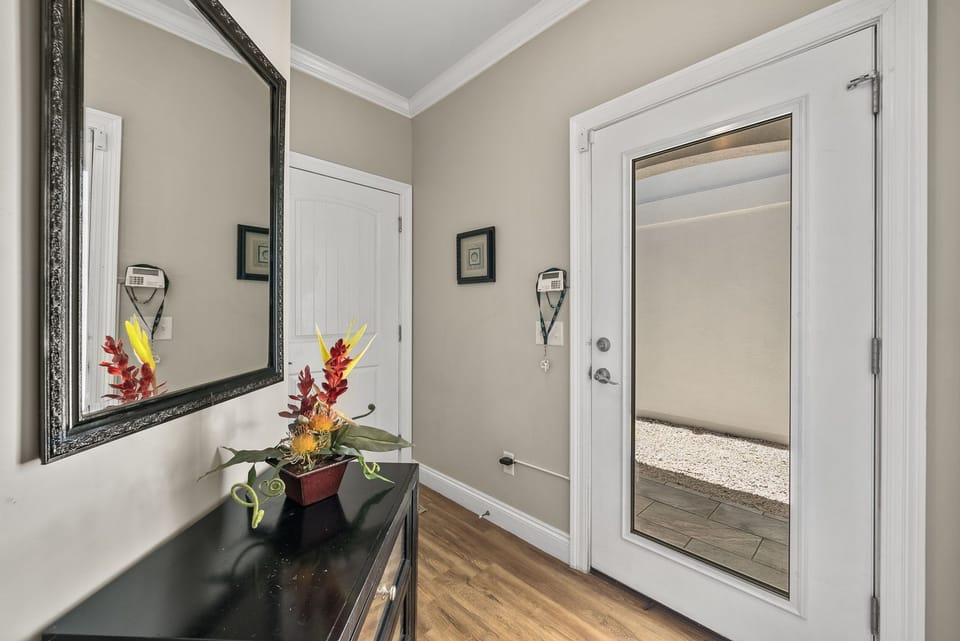 Beach Ball | Front Door Entry | 1st Floor