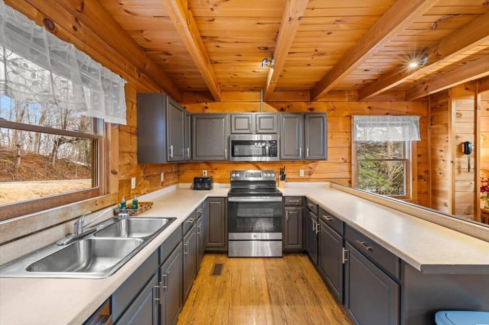 Fully loaded kitchen
