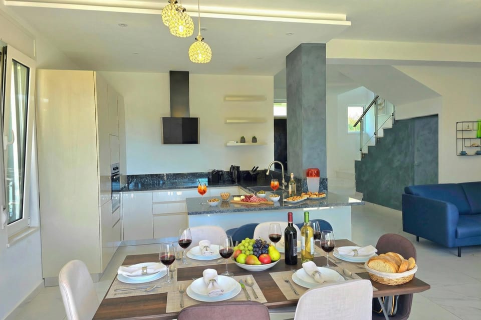 Kitchen and dining area
