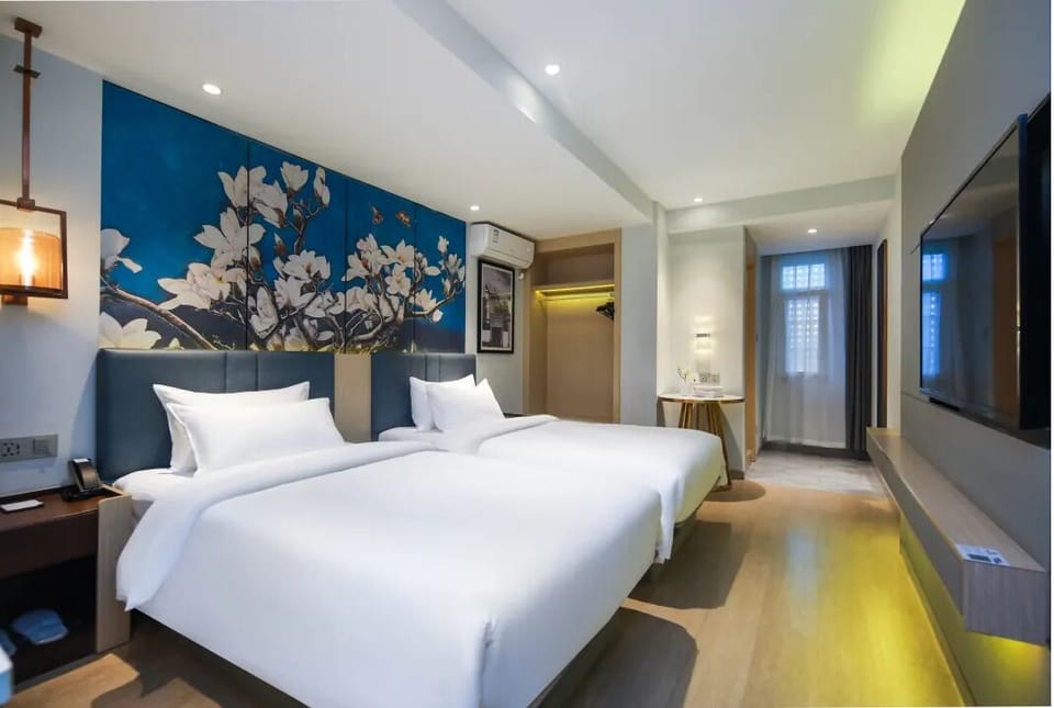 Superior Twin Room | Laptop workspace, free WiFi