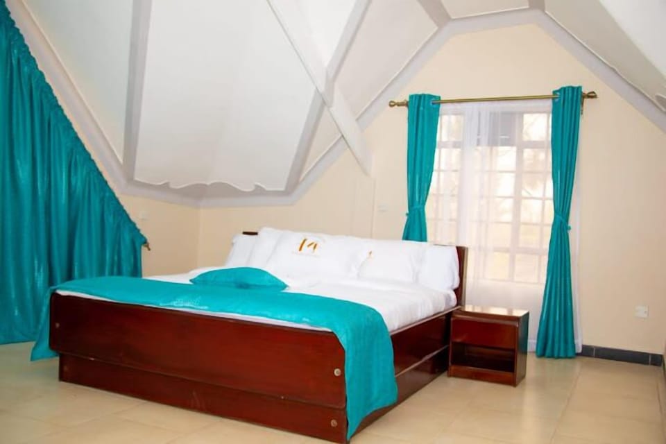 Deluxe Double Room, Garden View | Free WiFi, bed sheets