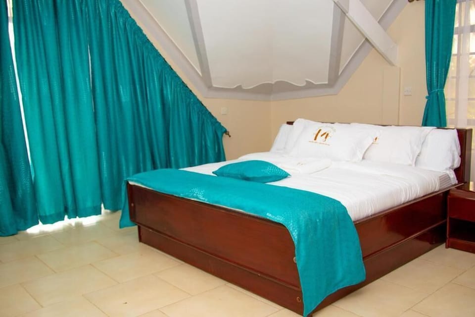 Deluxe Double Room, Garden View | Free WiFi, bed sheets