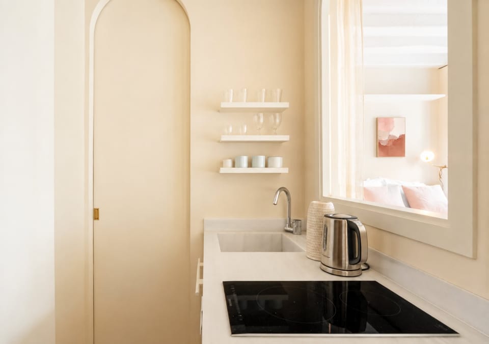 Fully-equipped kitchen