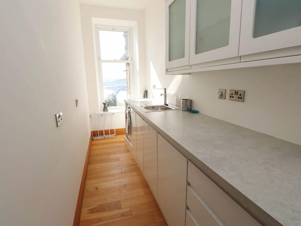 Fridge, microwave, dishwasher, toaster