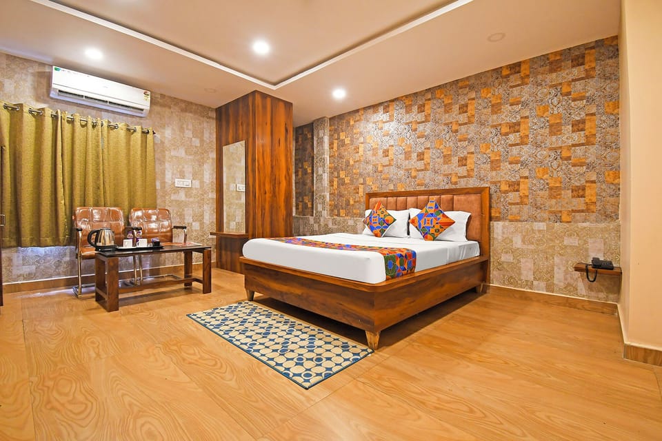 Premium Room | Egyptian cotton sheets, premium bedding, in-room safe, WiFi (free)