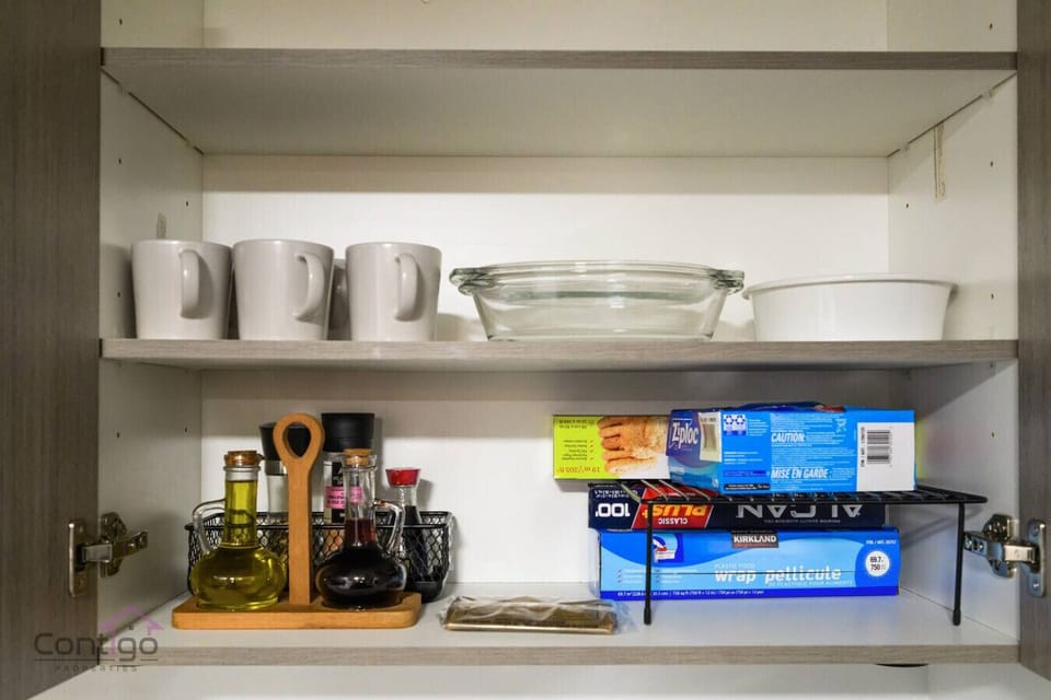 Feel right at home with our thoughtfully provided kitchen basics. From your morning brew in a fresh mug to oils for cooking and practical bakeware, we`ve got you covered.