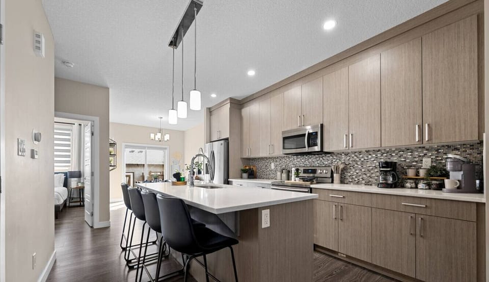 Fuel your adventures in this stylish and fully equipped kitchen – the heart of your stay!