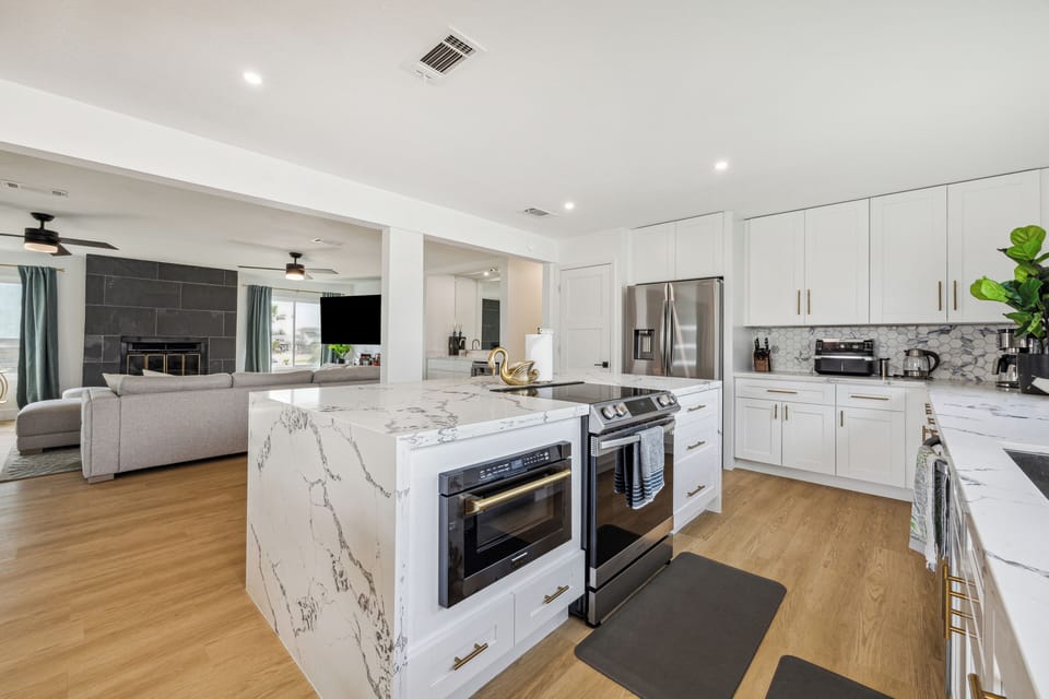 Luxury House, Beach View | Private kitchen