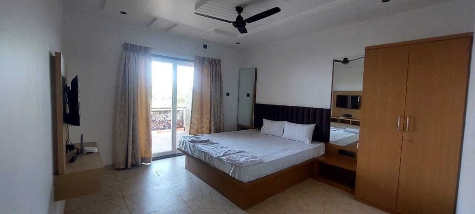Deluxe Double Room, Mountain View | Free WiFi