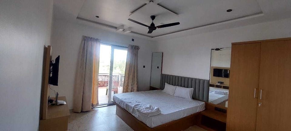 Deluxe Double Room, Mountain View | Free WiFi
